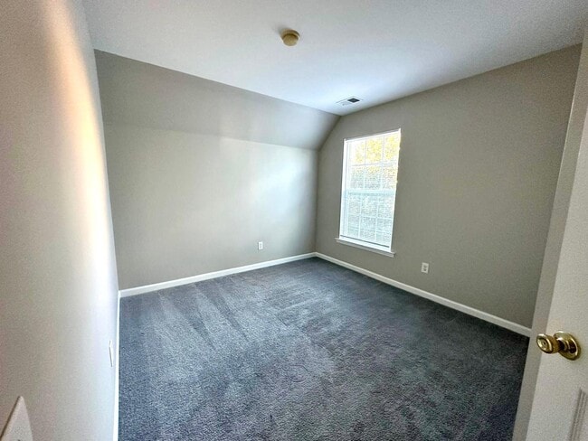 Building Photo - 3304 Mannington Dr