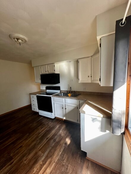 Building Photo - 4011 David Rd