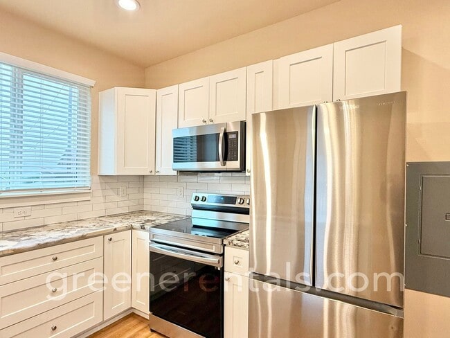 Building Photo - Modern 1-Bedroom Home with Yard, Deck & Ca...