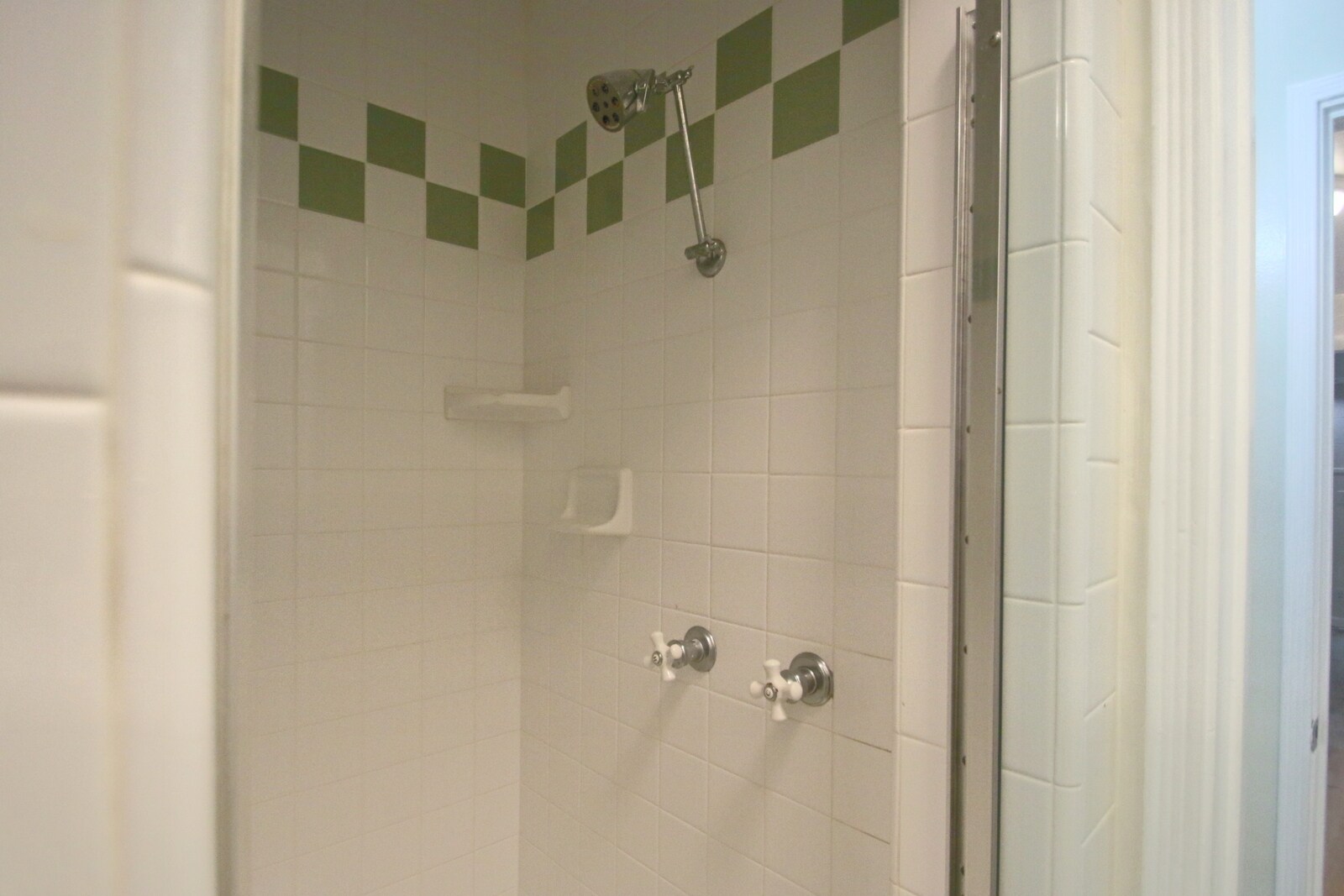 Building Photo - 126 8th St