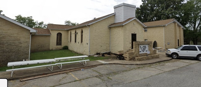 Building Photo - 206 Alford St