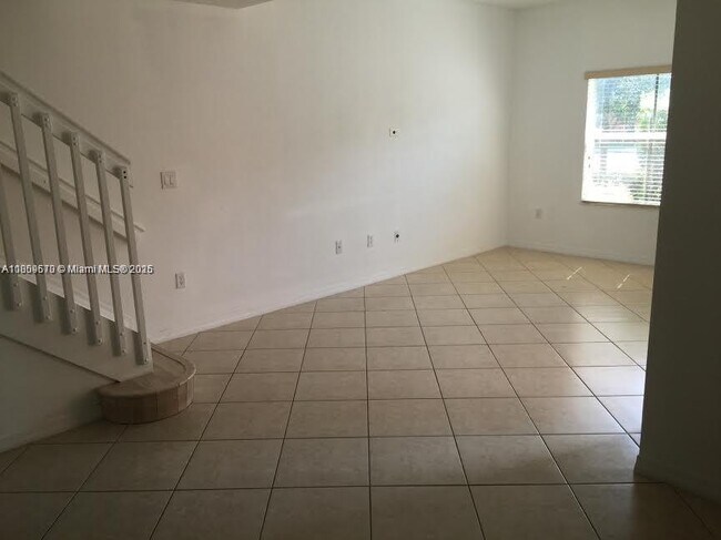 Building Photo - 937 SW 143rd Ave