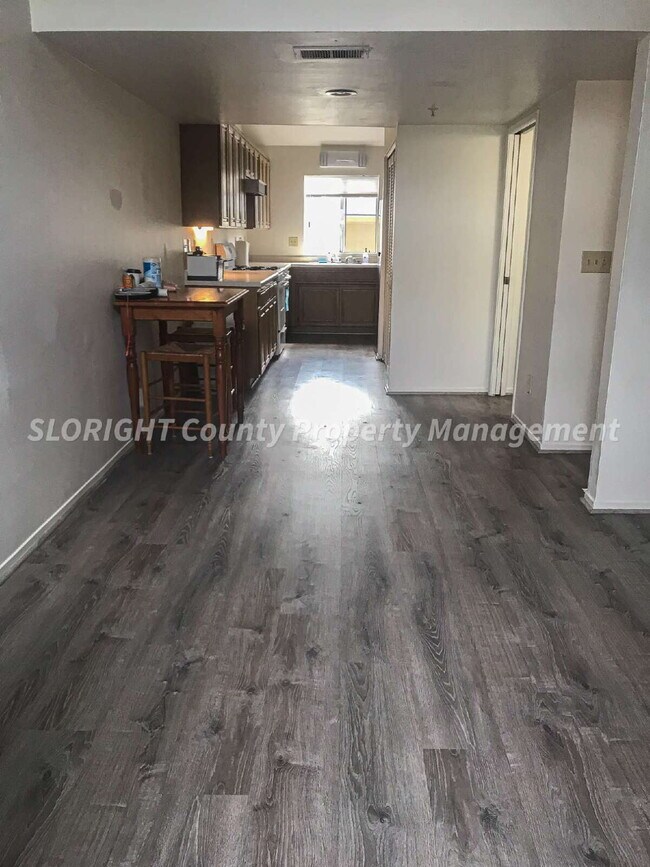 Building Photo - AVAILABLE NOW - 2 Bedroom plus den and loft / 2 Bathroom Condo on East Foothill in SLO
