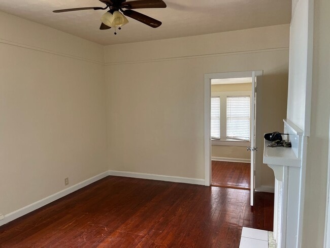 Building Photo - 815.5 Roosevelt Pl