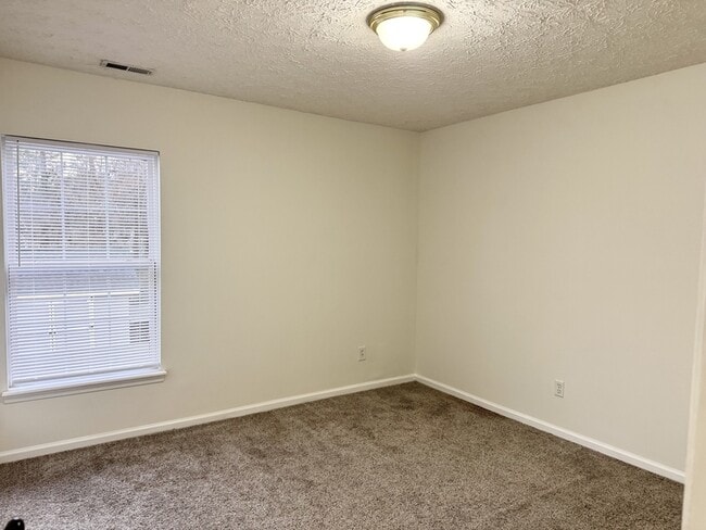 Building Photo - 505 Clearfield Dr