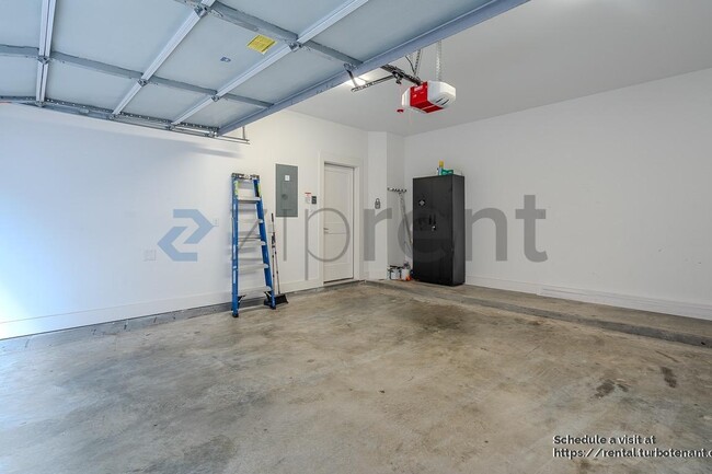 Building Photo - 2852 Cline St