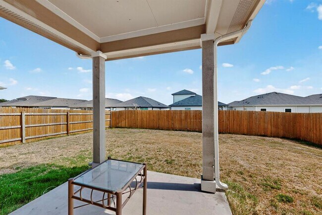 Building Photo - 322 Pedernales Ln