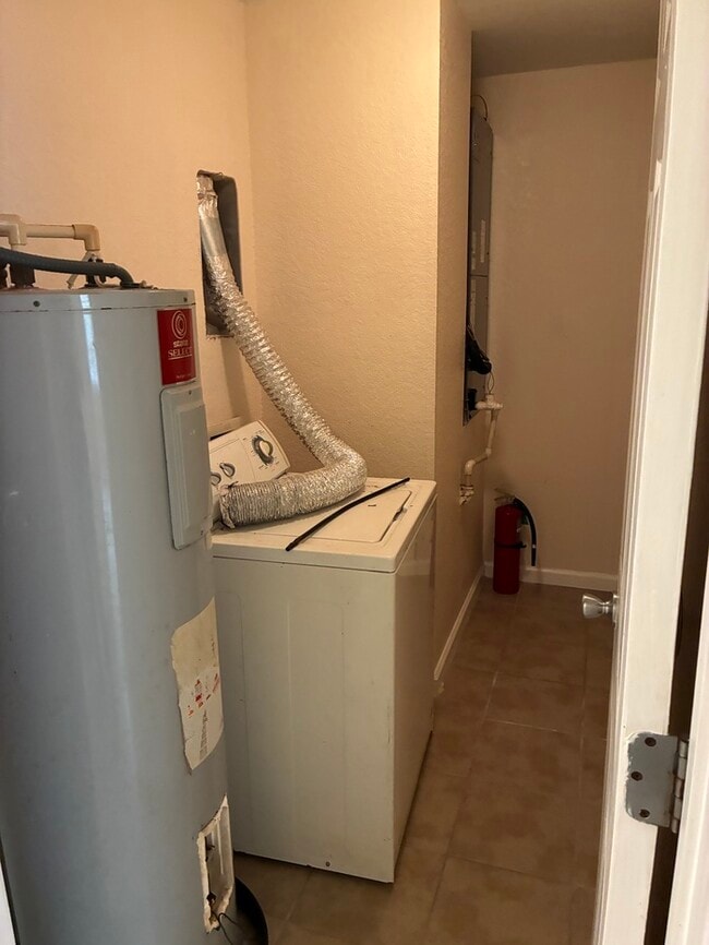 Building Photo - Beautiful 3/2 Duplex in Bay St. Louis MS