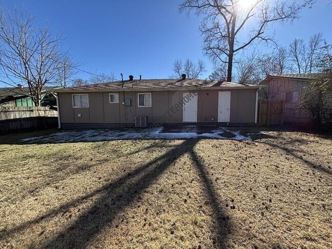 Building Photo - 1313 Ray Rd