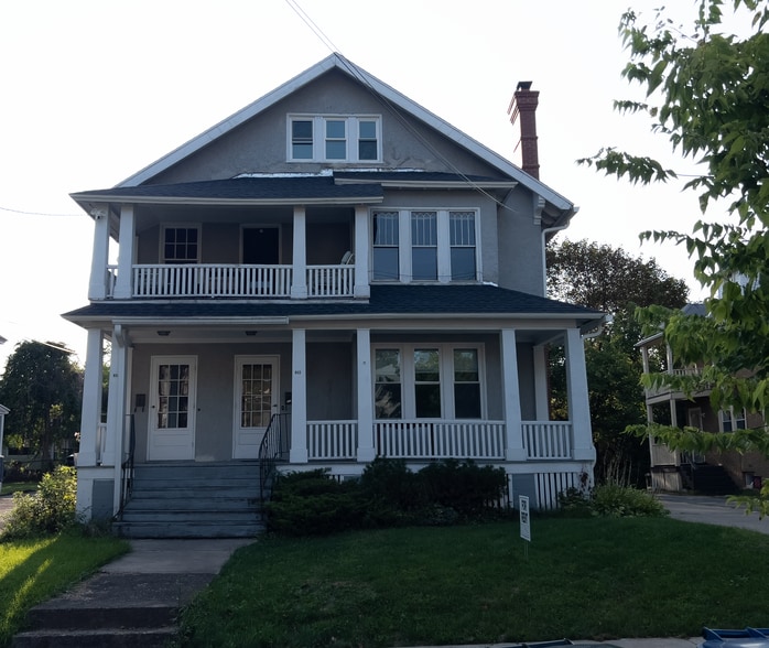 Second Floor 3-bedroom - 854 Sumner Ave
