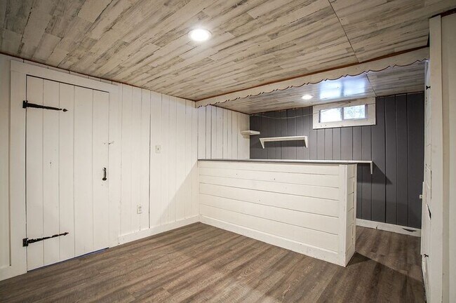 Building Photo - 27 Campbell Dr