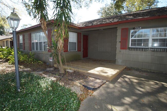 Primary Photo - 5564 Aspen St
