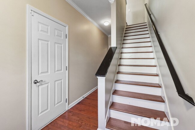 Building Photo - Charming 3BR Townhome in Decatur