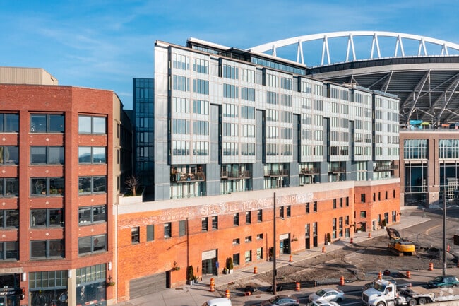 Building Photo - Gridiron