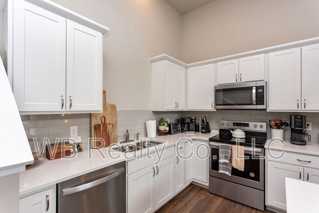 Building Photo - 9750 Turnpoint Dr