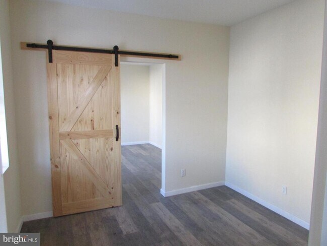 Building Photo - 20 Pine St