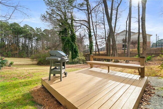 Building Photo - 2790 Sardis St