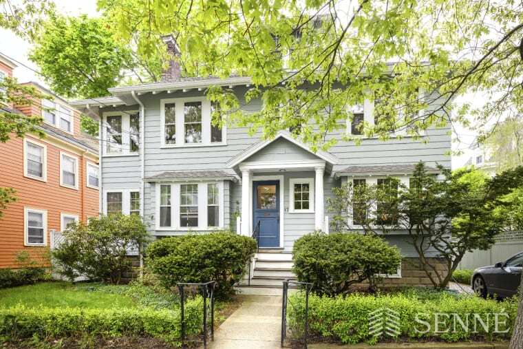 Building Photo - 18 Channing St