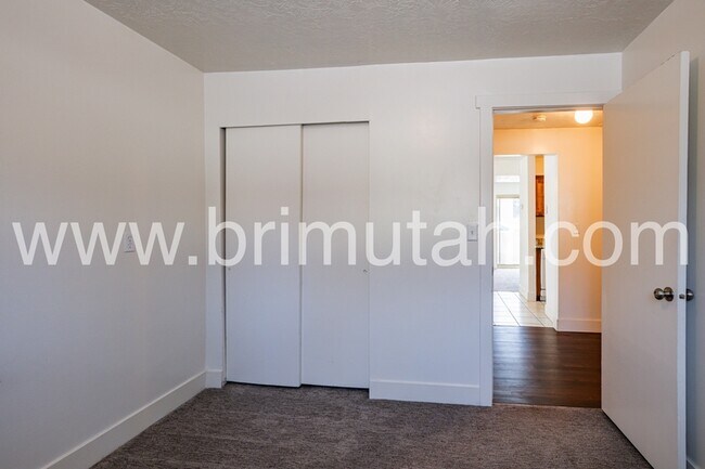 Building Photo - 4809 S 1740 E