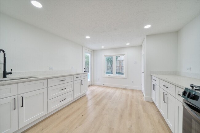 Building Photo - 7906 Duffield Ln