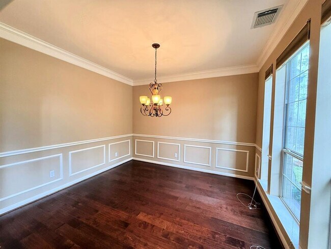Building Photo - 2214 Jurgensen Ln