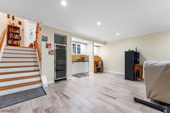 Building Photo - 4 Brightwood Ln