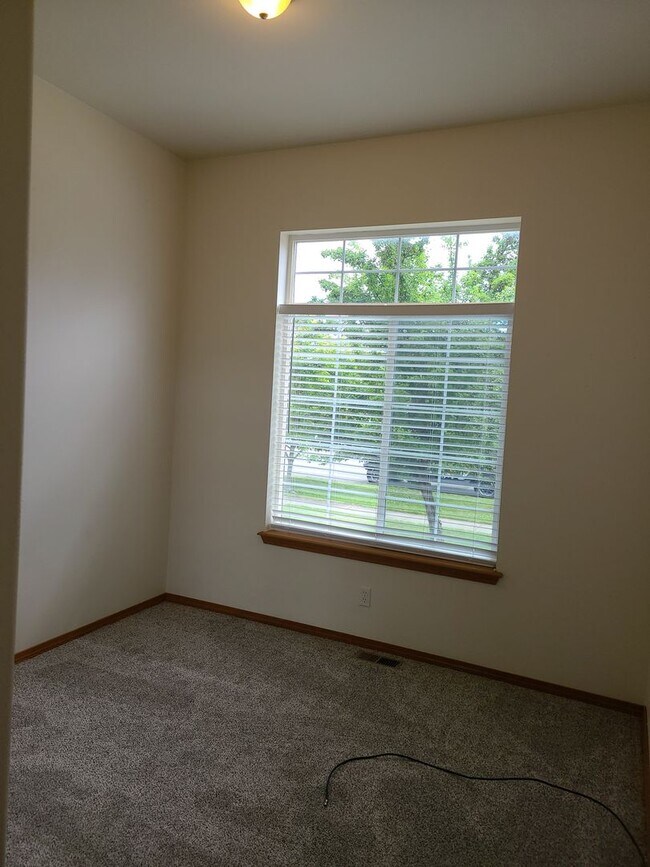 Building Photo - Lovely 3 Bedroom 2 Bath Sunshine Meadows Home for Rent!