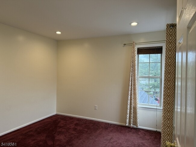 Building Photo - 1704 Bergen Ct