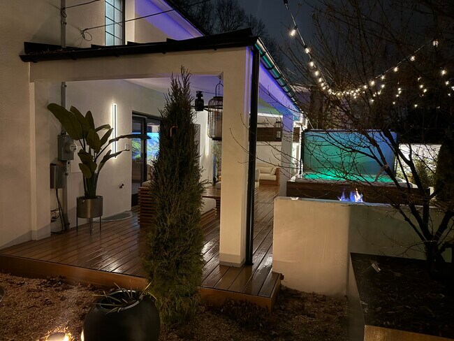 Building Photo - 204 Datura Dr