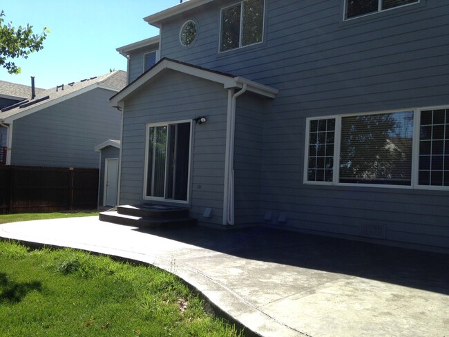 Building Photo - Great Saddle Rock Heights Home! 5 Bedroom ...