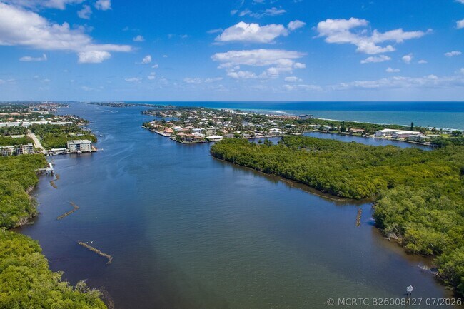 Building Photo - 700 E Boynton Beach Blvd
