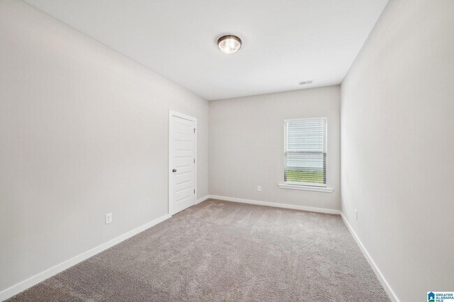 Building Photo - 615 Troubadour Ln