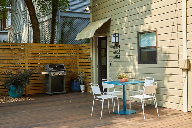 Building Photo - 1623 11th Pl S