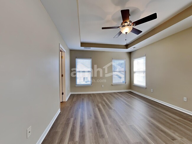 Building Photo - 4954 Bishop Green Ln