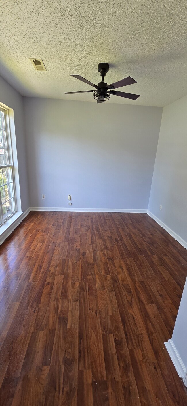Building Photo - 3508 Selway Dr