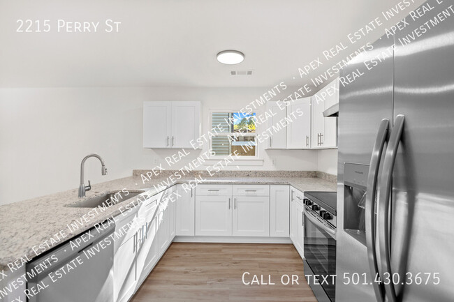 Building Photo - 2215 Perry St