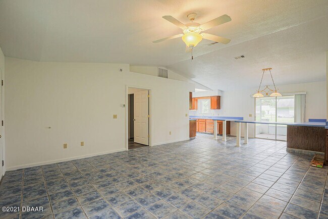 Building Photo - 1934 Evergreen Dr