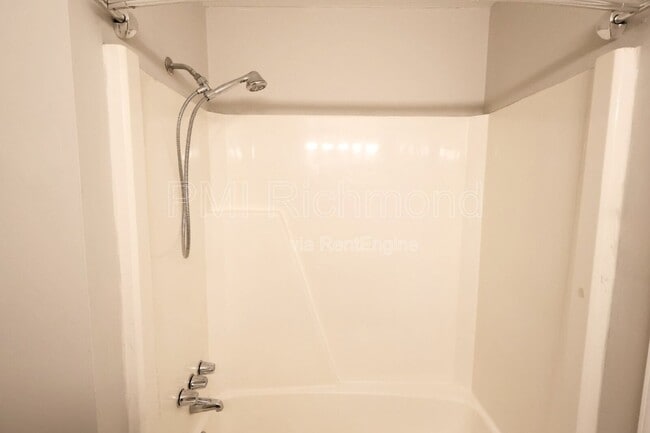 Building Photo - 2605 Seacliff Cir