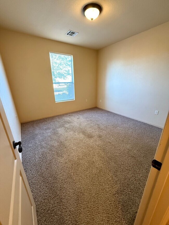 Building Photo - 4804 Camino Dos Vidas