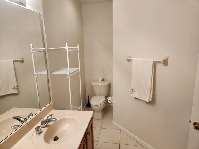 Building Photo - 8913 Sandshot Ct