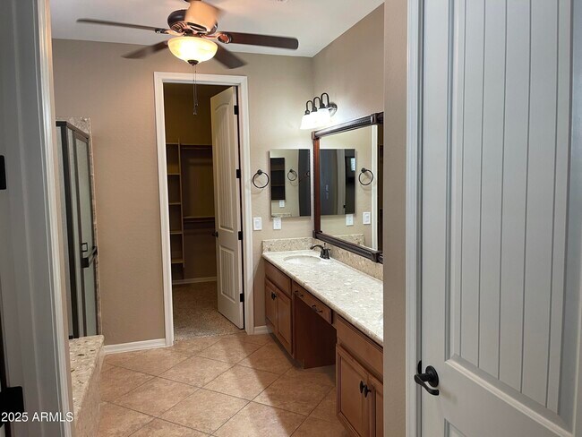 Building Photo - 2680 E Lodgepole Dr