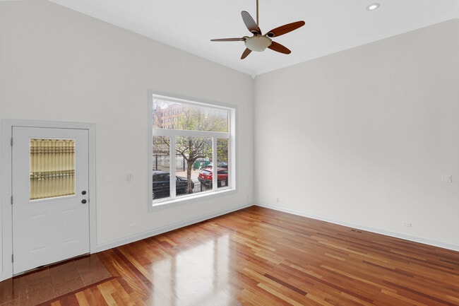 Building Photo - 4879 N Winthrop Ave