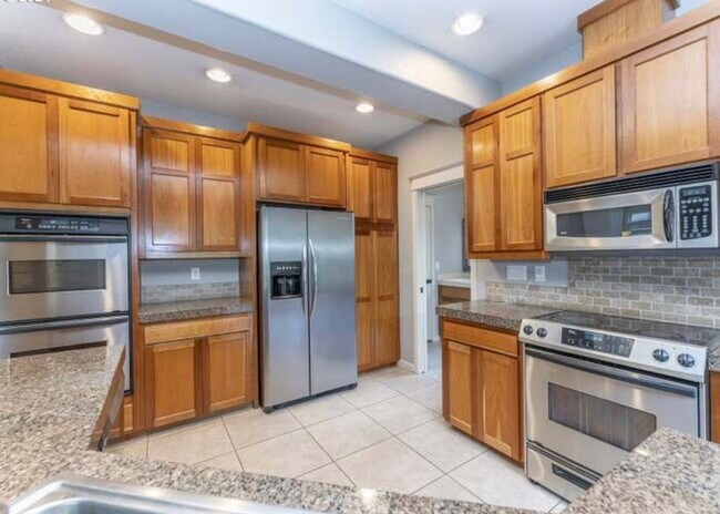 Building Photo - 3081 SE Riesling Rd