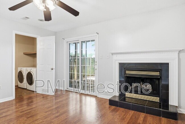 Building Photo - 6581 Ewald Ct