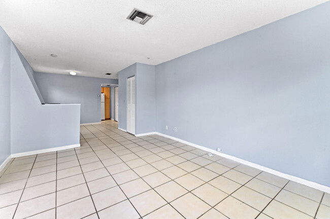 Building Photo - 12461 Westhampton Cir