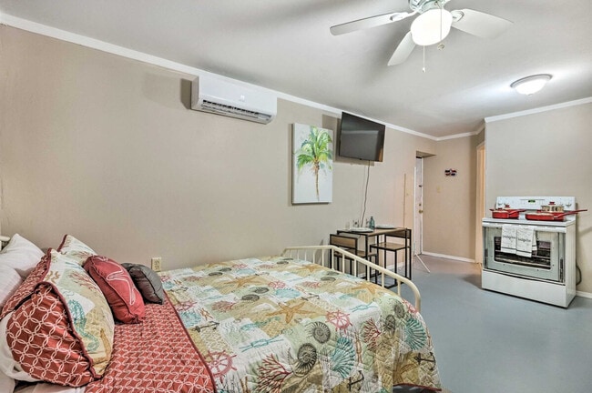 Building Photo - 7736 Sue Ellen Dr