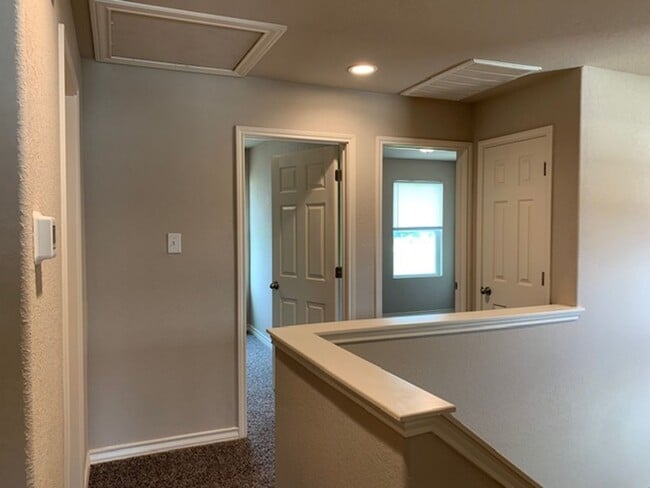 Building Photo - Townhome for rent