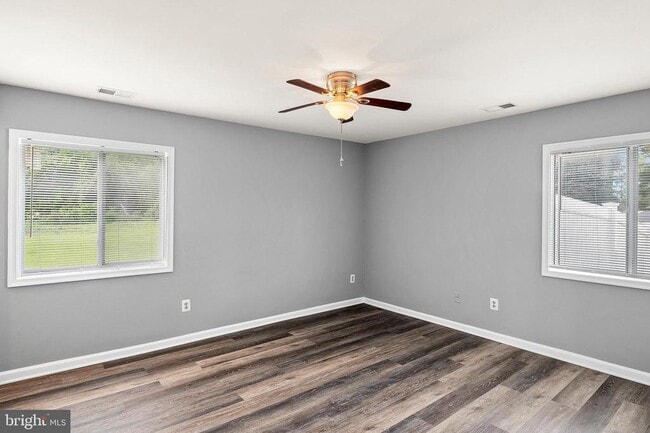 Building Photo - 9700 Cedarhollow Ln