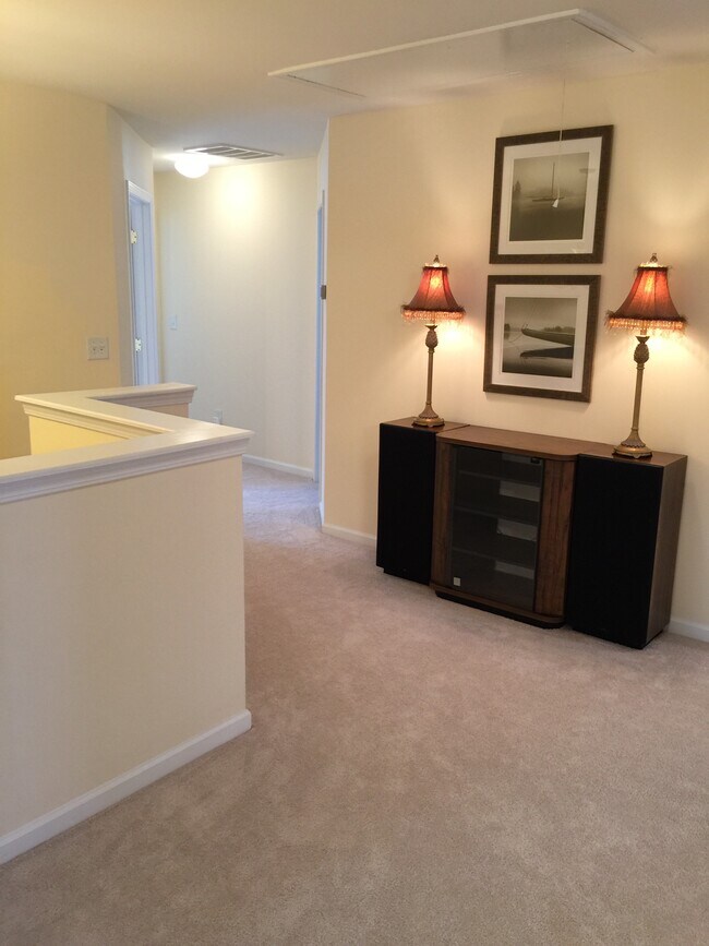 Building Photo - 14328 Laurel Tree Ln