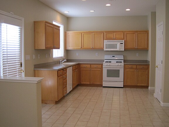 Building Photo - 111 Chimney Rock Ct